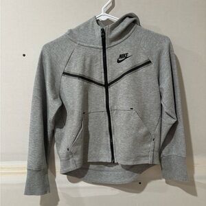 Pre owned Big girls Nike tech fleece// high low cut